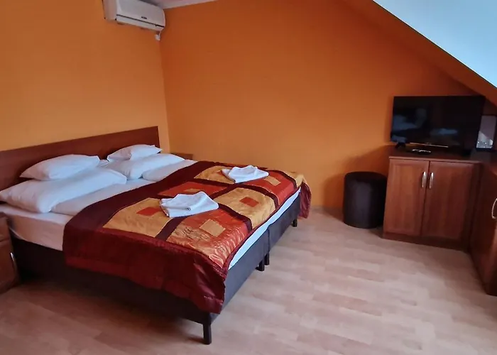 Patonai Hotel 3*